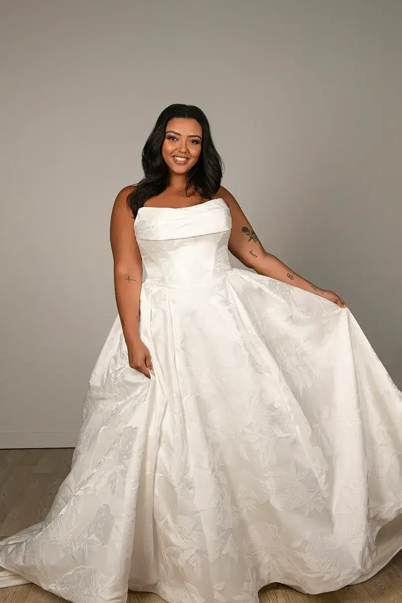 Stella York SY8084 - Ballgown wedding dress with luxurious satin and basque waist